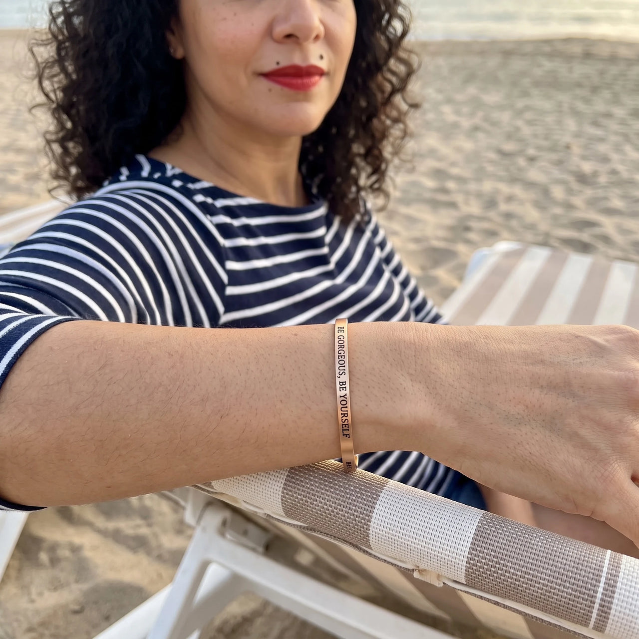 Affirmation bracelet — worn on a relaxed day, rose gold | SKU: bgby-rg