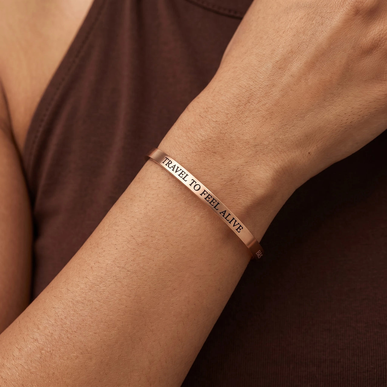 Engraved bracelet — close-up of the details, rose gold | SKU: ttfa-rg